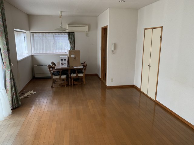 リフォーム前の同じ居間